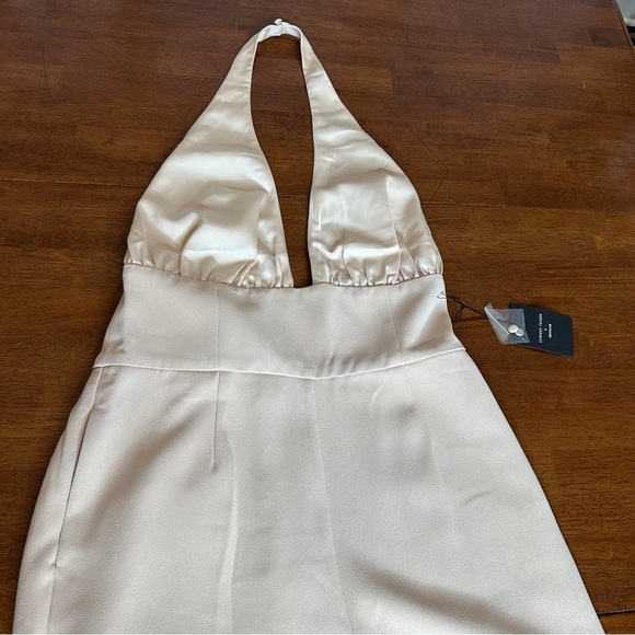 NWT Revolve X Chrissy Teigen Micah Jumpsuit  Neutral Minimalist Size Medium Sexy - Picture 6 of 15